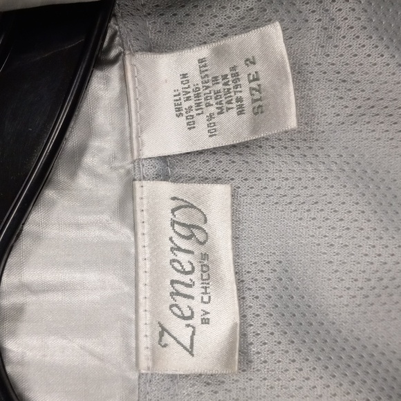 Zenergy By Chico's Silver, Nylon, 4 Pocket, Mesh Lined  Rain Coat - Picture 4 of 12